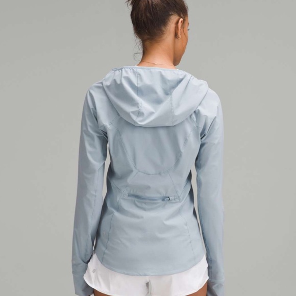 Lululemon Mist Over Windbreaker Size 4 in Concrete Blue - Picture 6 of 15